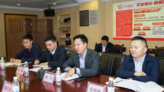 clip_image002.jpg _CLT6819g_1