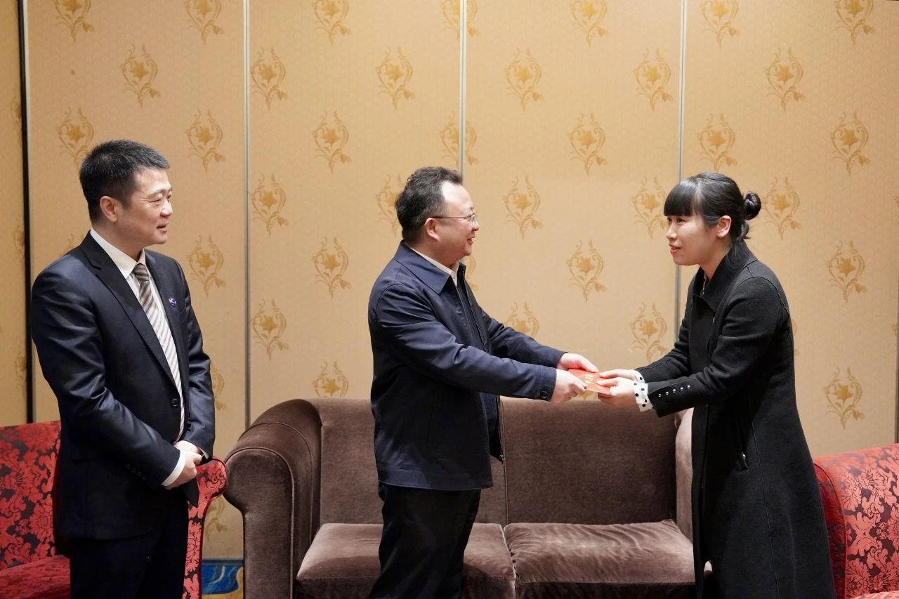 d783c7b5-a92d-42dd-a0d5-ddf987d0a6ac